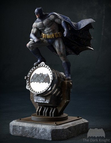 Batman searchlight scultura