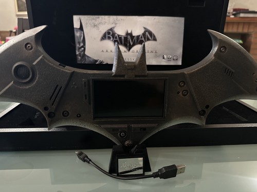 Batman arkham origins - arkham, press